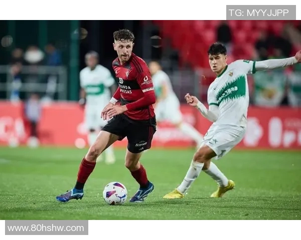 塞维利亚客场6-1大胜希洪竞技，埃内波利霸气帽子戏法助球队领跑西甲